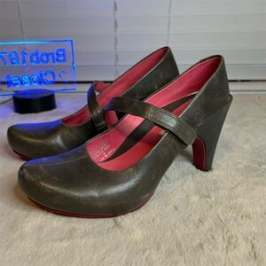 Women's Gray Mary Jane Heels Size 7 Casual Leather Pumps